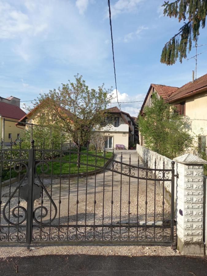 Stara Jezica Apartments With Wifi リュブリャナ エクステリア 写真